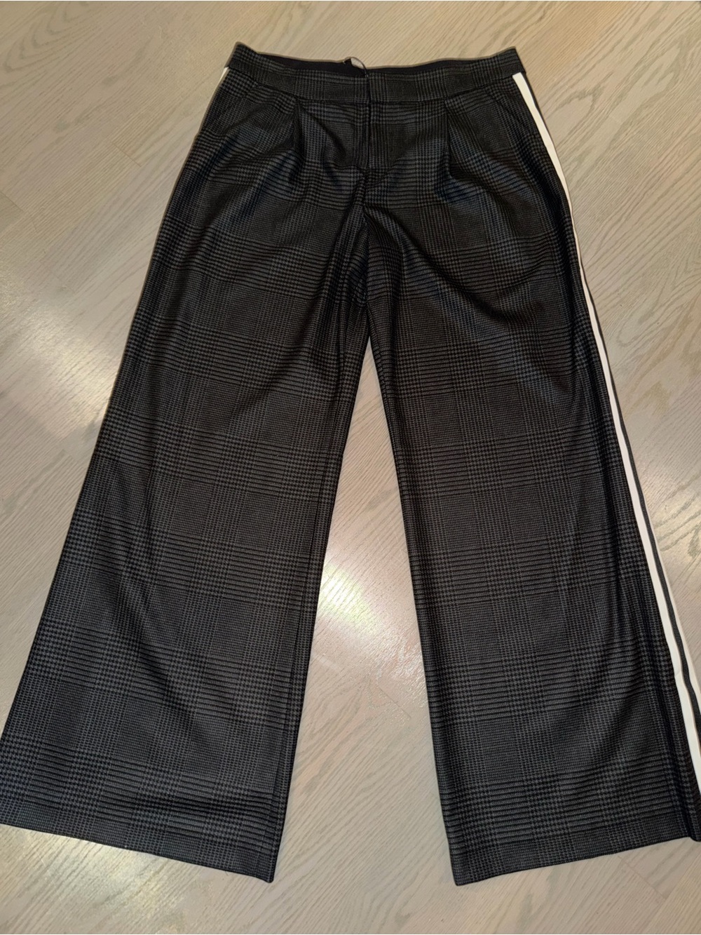 Alice + Olivia Wide-Leg Glen Plaid Pants with Side Stripe - Black & White